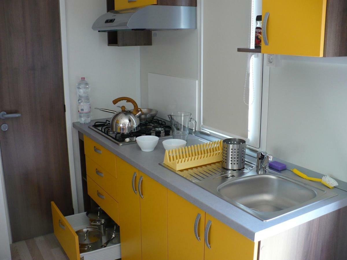 Victoria Mobilehome In Solaris Fkk Naturist Camping Resort Poreč Eksteriør billede