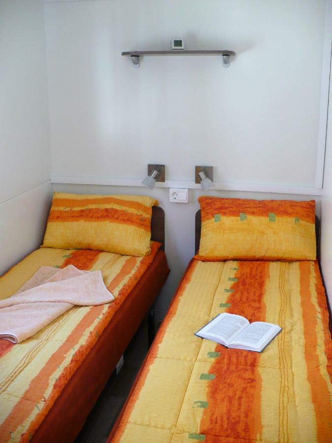 Victoria Mobilehome In Solaris Fkk Naturist Camping Resort Poreč Eksteriør billede